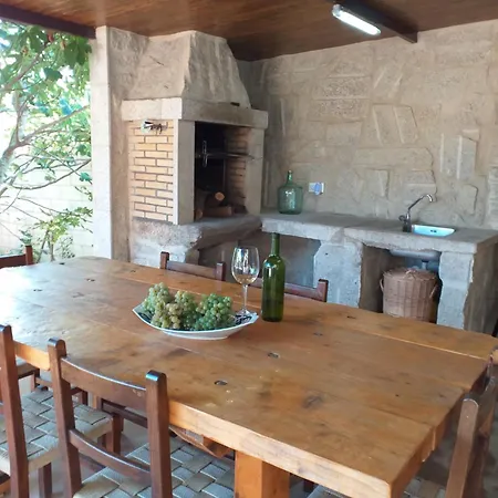 Vina Da Igrexa, Casa Con Jardin Y Barbacoa En Cambados