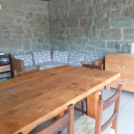 Сasa de vacaciones Viña Da Igrexa, Casa Con Jardin Y Barbacoa En *